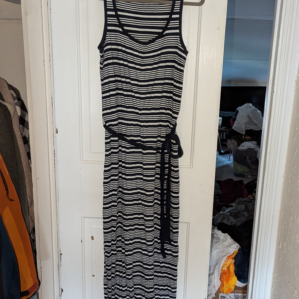 Vineyard Vines Black and White Tie Front Maxi Dress
